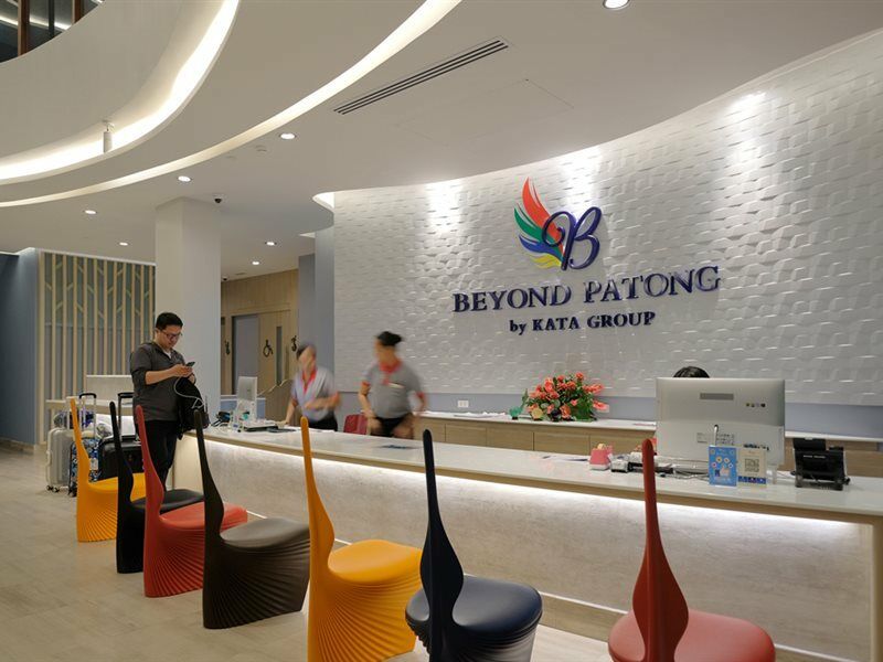 Hôtel Beyond Patong Extérieur photo